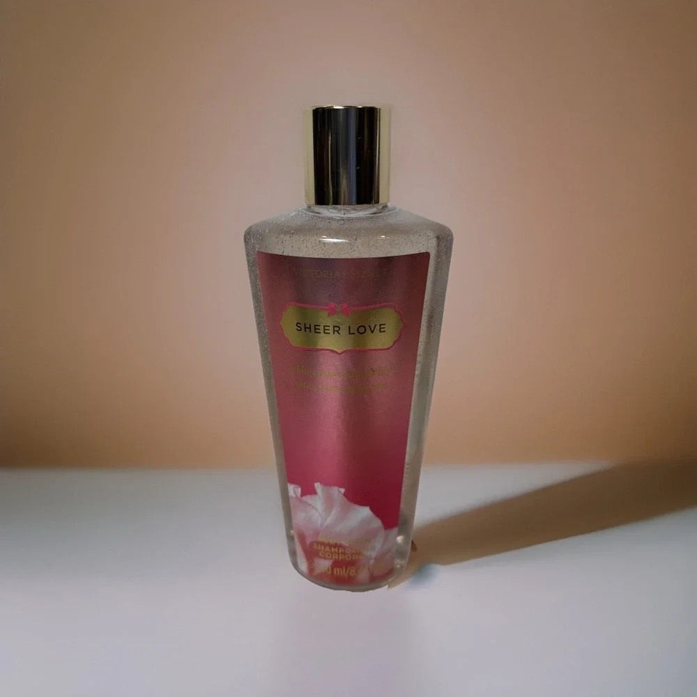 1- Victoria's Secret SHEER LOVE Body Wash (8.4fl oz /250ml) Discontinued SeePics